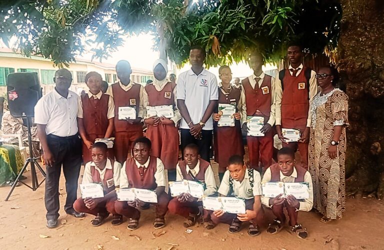 AGBADO SENIOR